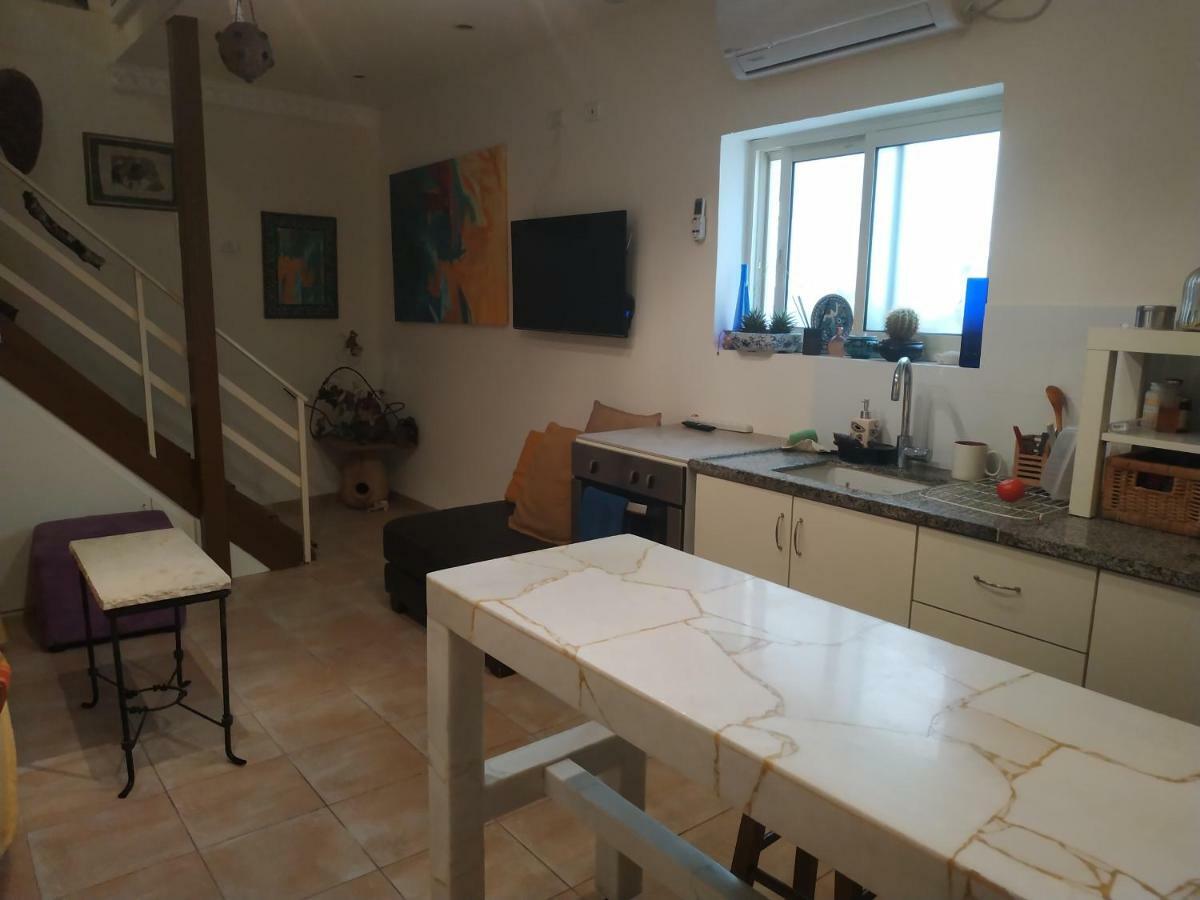 Апартаменты Studio Apt Great Location Heart Of Downtown District Хайфа Экстерьер фото